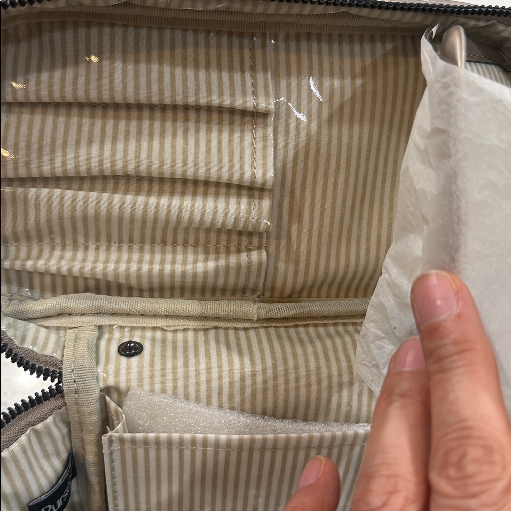 Getaway Train Case (Pewter) : Beauty & Personal Care - Picture 4 of 14
